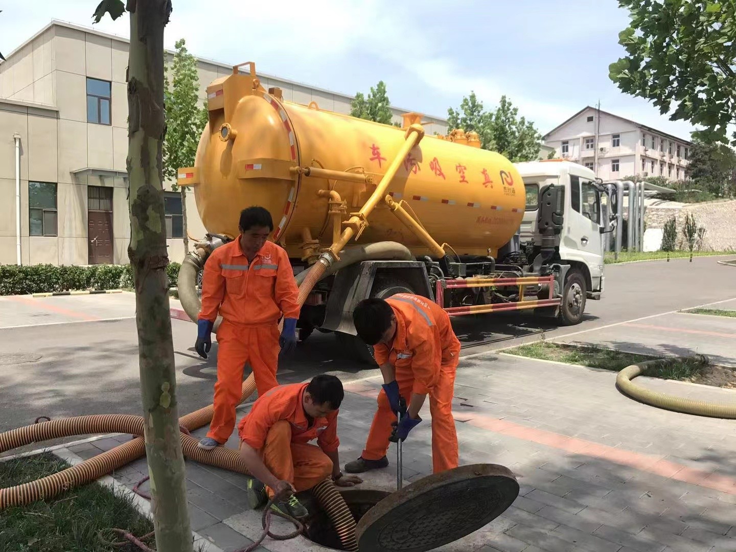 石屏化粪池清理与5-8吨吸粪车施工效率分析